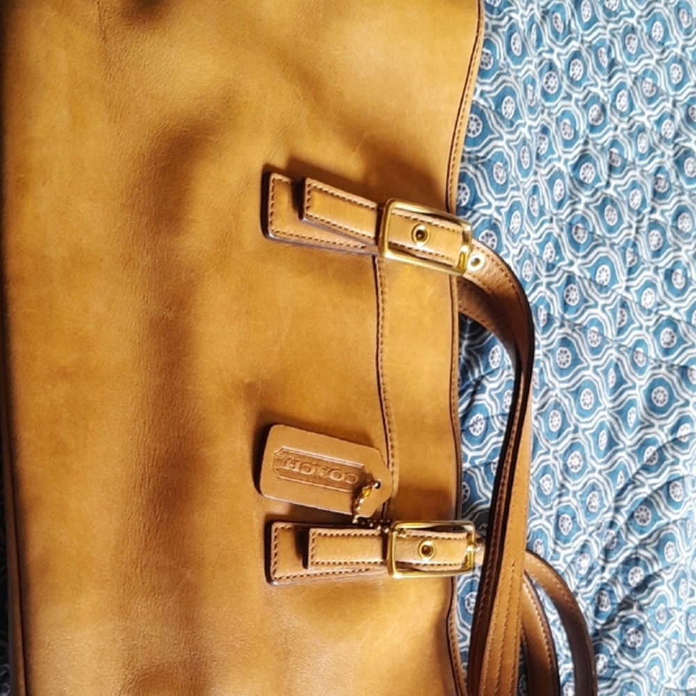 Coach Brown Leather Shoulder Bag No D3W-9847 Light Scratches